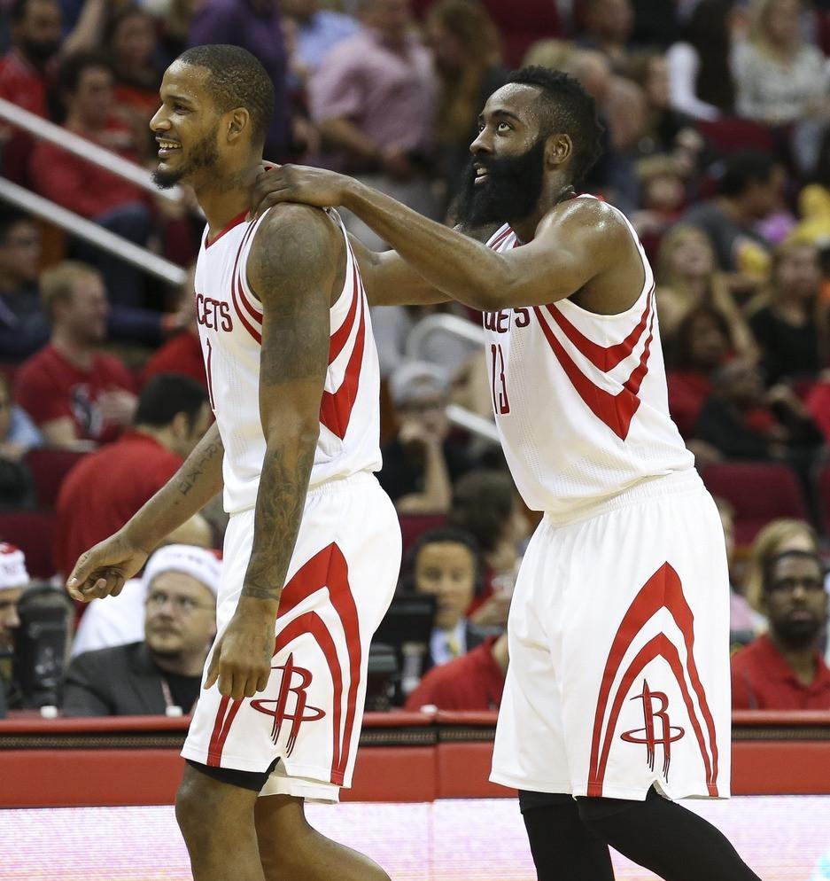 包含柏林联队成功回勇，赢得球迷支持的词条