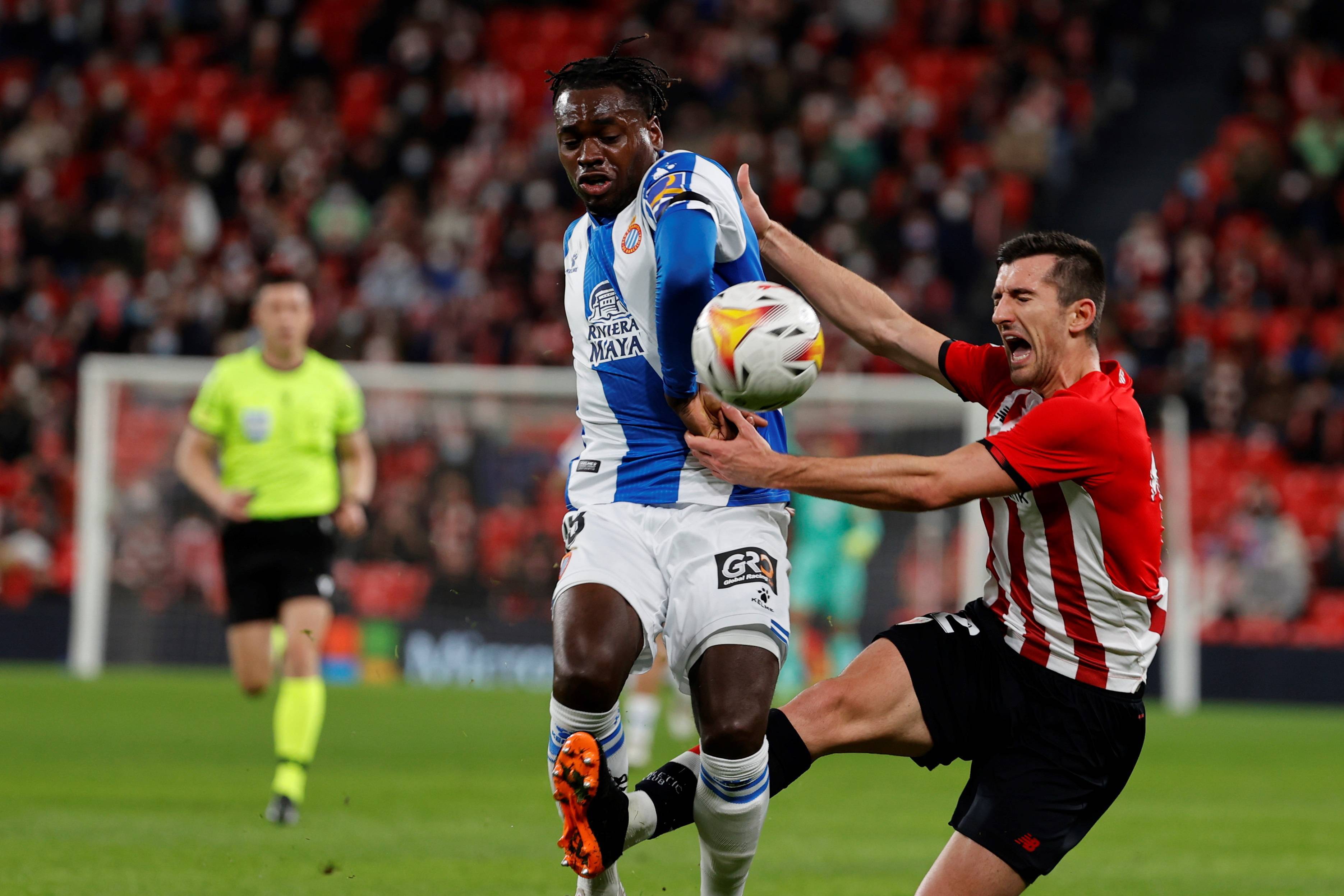 包含皇马客场击败门兴格拉德巴赫，小组出线的词条