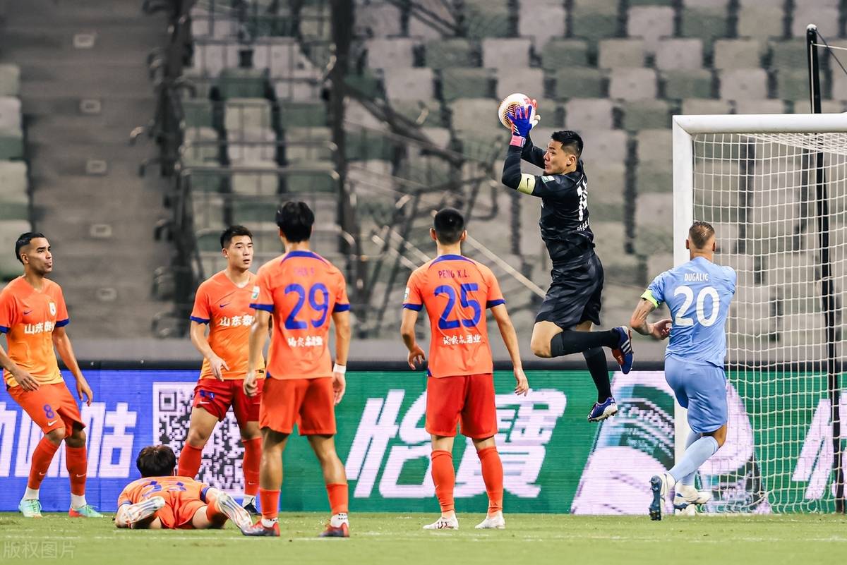 亚泰主场惨败国安：战绩一落千丈，保级艰难的简单介绍