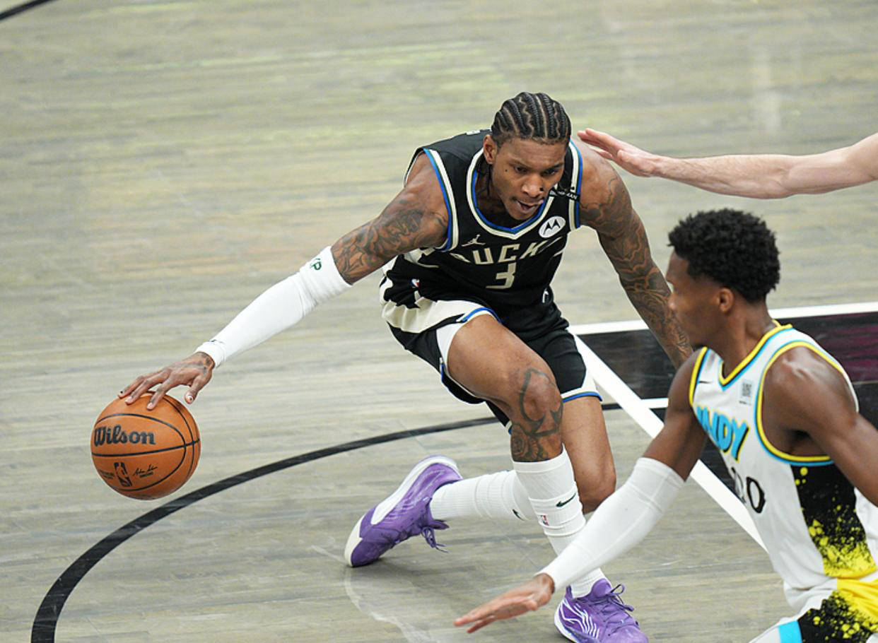  西亚卡姆赛事官方发布绝杀新规，雄鹿争议不断！